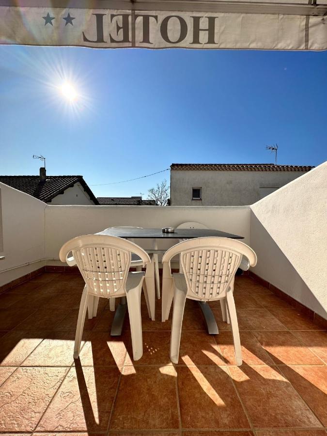 Hotel Les Palmiers En Camargue Saintes-Maries-de-la-Mer Kültér fotó
