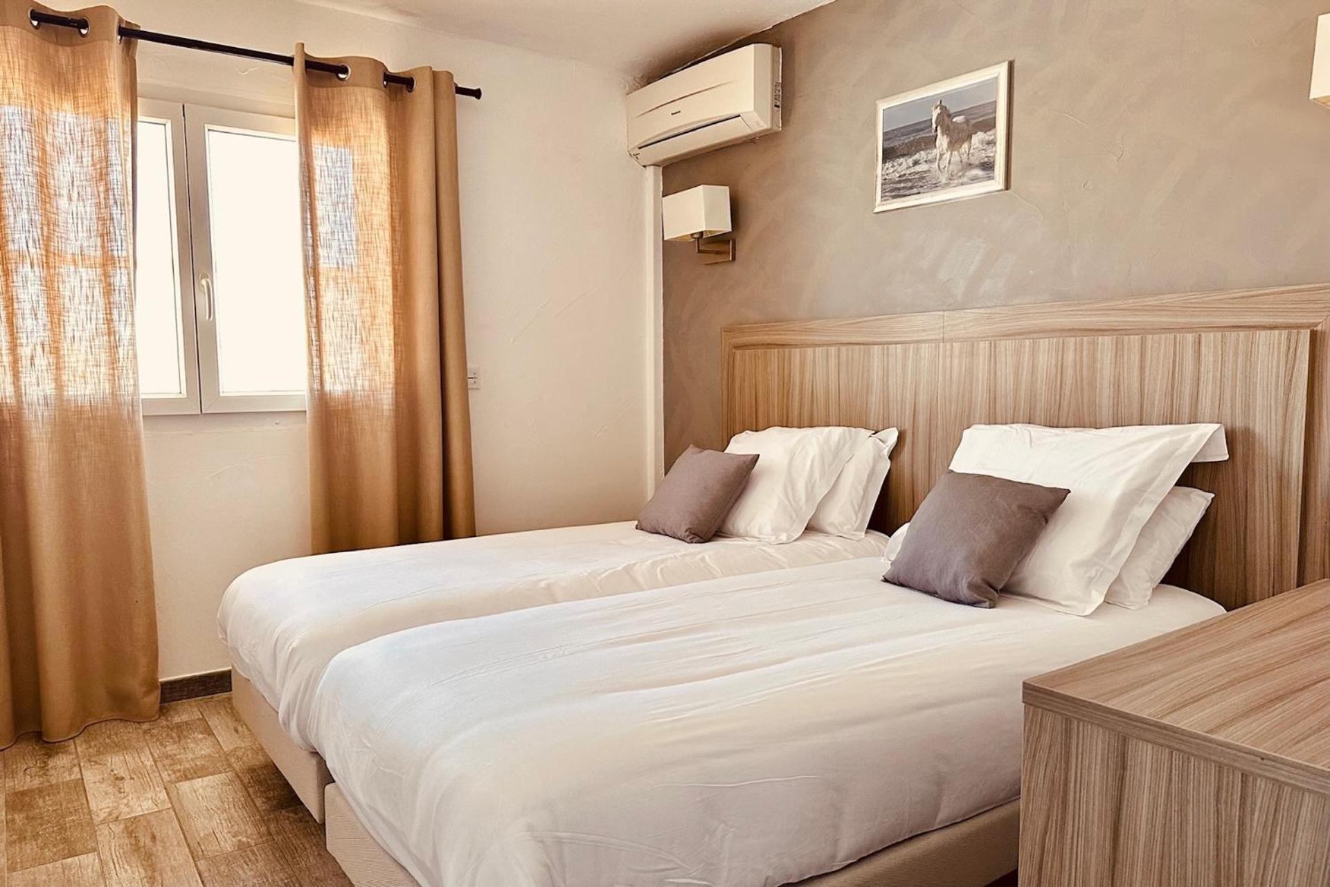 Hotel Les Palmiers En Camargue Saintes-Maries-de-la-Mer Kültér fotó
