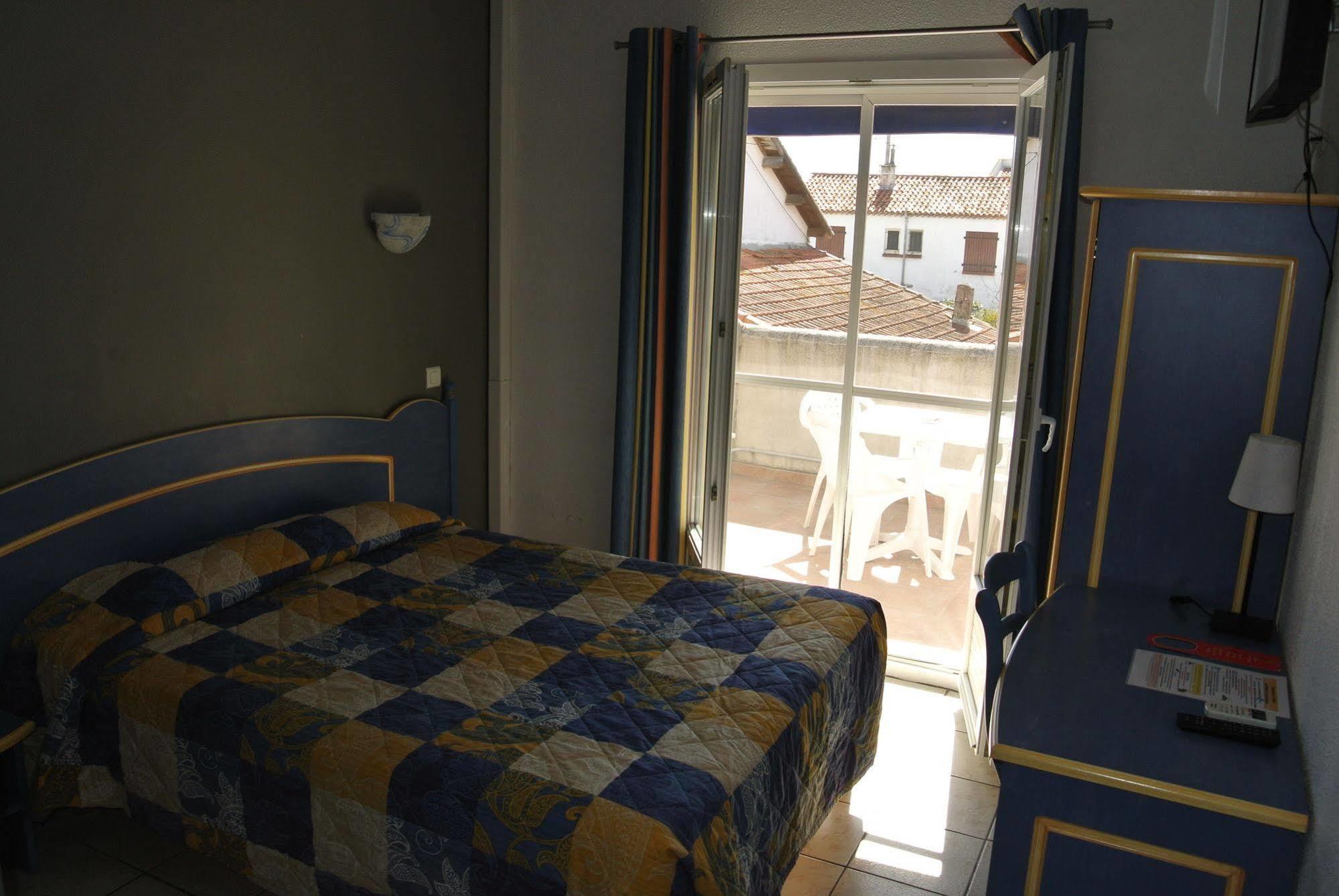Hotel Les Palmiers En Camargue Saintes-Maries-de-la-Mer Kültér fotó