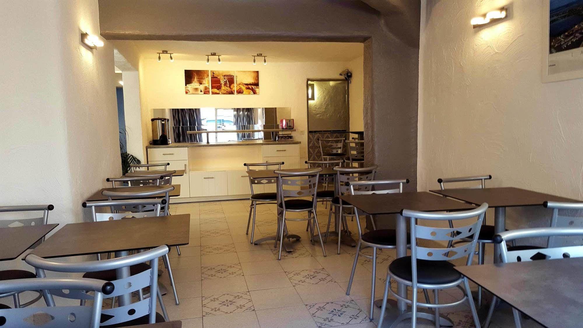Hotel Les Palmiers En Camargue Saintes-Maries-de-la-Mer Kültér fotó